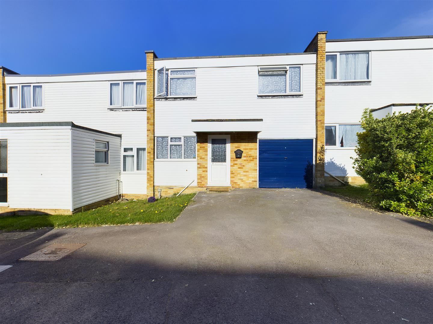 2 Bedroom Property For Sale in Basingstoke £230,000